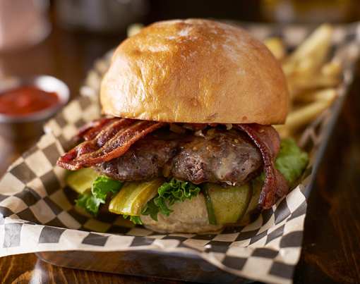 7 Best Burgers in Hawaii!