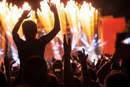 The 9 Best Live Music Spots In Hawaii!